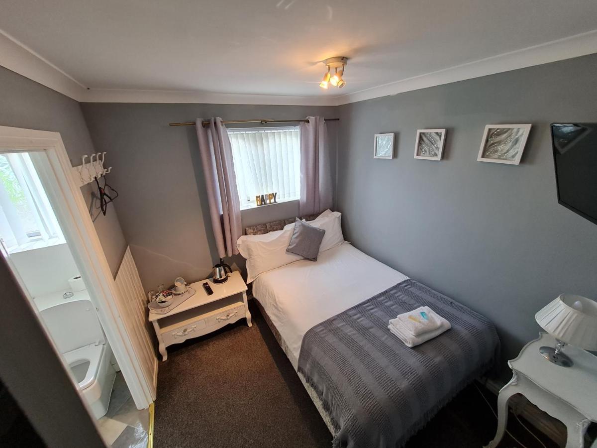 The Mayfair Lodge & Family Suite 哈特尔普尔 外观 照片